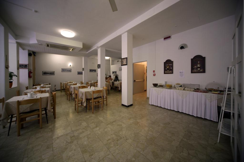 Hotel Oxford Rimini Exterior foto