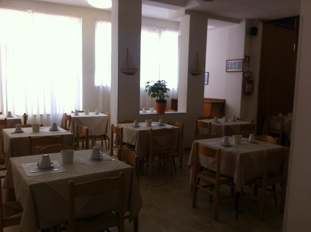 Hotel Oxford Rimini Exterior foto